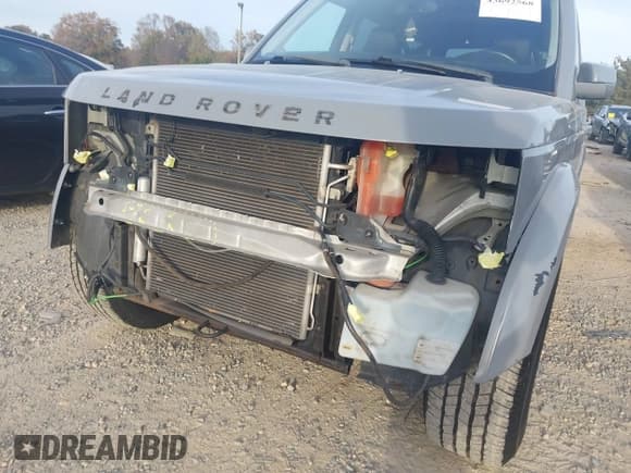 ✅ 2005 Land Rover LR3 SE • VIN: SALAA25445A303284 • Lot: 43692568. Listed on IAAI with 154,145 mi. Free auction sales archive from the USA and detailed vehicle history report at DreamBid. Image 6.