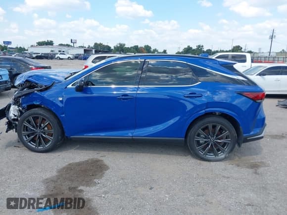 ✅ 2024 Lexus RX 350 • VIN: 2T2BAMCA8RC056073 • Lot: 43083340. Wystawiony na IAAI z przebiegiem 14 885 mil. Bezpłatny archiwum sprzedaży aukcyjnych z USA i szczegółowy raport historii pojazdu na DreamBid. Zdjęcie 13.