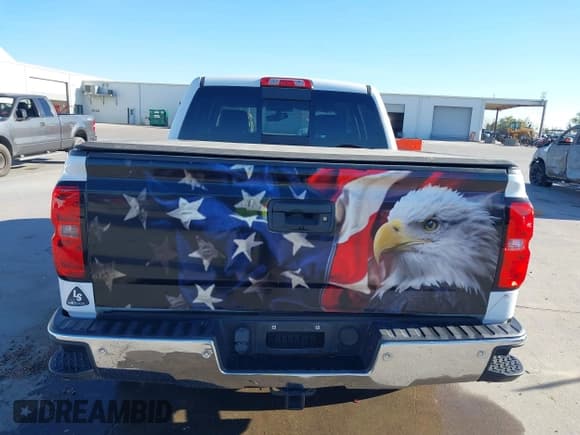 ✅ 2018 Chevrolet Silverado 1500 LT • VIN: 3GCPCREC2JG163338 • Lot: 43656262. Wystawiony na IAAI z przebiegiem 110 223 mil. Bezpłatny archiwum sprzedaży aukcyjnych z USA i szczegółowy raport historii pojazdu na DreamBid. Zdjęcie 17.