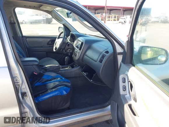 ✅ 2005 Ford Escape XLT • VIN: 1FMYU03155KB92714 • Лот: 43564037. Опубликован ранее на IAAI с пробегом 172 491 миль. Бесплатный доступ к архиву аукционных продаж из США и подробный отчёт об истории автомобиля на DreamBid. Изображение 5.