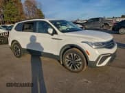 ✅ 2022 Volkswagen Tiguan S • VIN: 3VV0B7AX4NM070914 • Лот: 95511475. Опубликован ранее на Copart с пробегом Не указан. Бесплатный доступ к архиву аукционных продаж из США и подробный отчёт об истории автомобиля на DreamBid. Изображение 4.