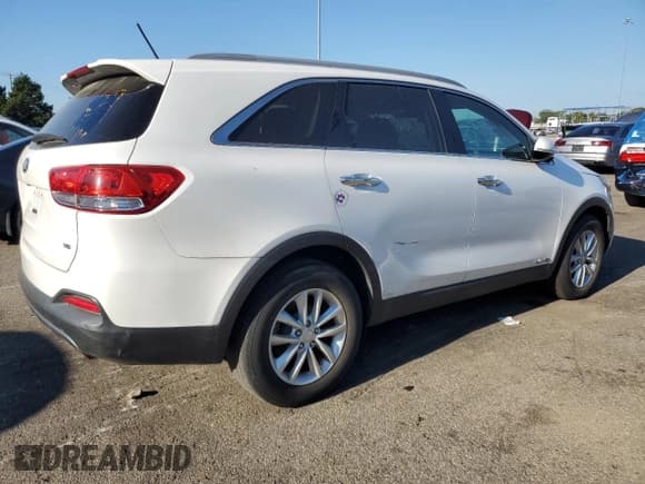 ✅ 2017 Kia Sorento LX • VIN: 5XYPGDA54HG220193 • Lot: 70211065. Listed on Copart with 131,049 mi. Free auction sales archive from the USA and detailed vehicle history report at DreamBid. Image 3.