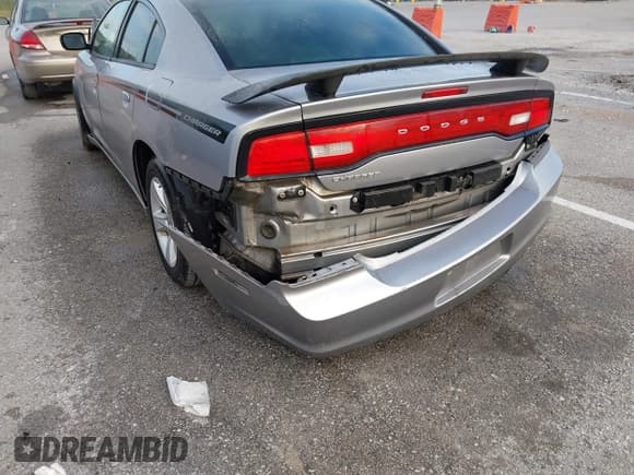 ✅ 2013 Dodge Charger SE • VIN: 2C3CDXBG9DH689272 • Лот: 43444786. Опубликован ранее на IAAI с пробегом 216 920 миль. Бесплатный доступ к архиву аукционных продаж из США и подробный отчёт об истории автомобиля на DreamBid. Изображение 6.