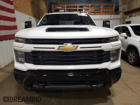 ✅ 2024 Chevrolet Silverado 2500HD Custom • VIN: 1GC4YMEY7RF339767 • Лот: 86701595. Опубликован ранее на Copart с пробегом 9 840 миль. Бесплатный доступ к архиву аукционных продаж из США и подробный отчёт об истории автомобиля на DreamBid. Изображение 5.