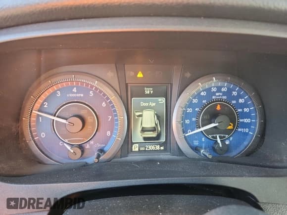 ✅ 2015 Toyota Sienna XLE • VIN: 5TDYK3DC2FS537462 • Lot: 92314205. Listed on Copart with 230,638 mi. Free auction sales archive from the USA and detailed vehicle history report at DreamBid. Image 9.