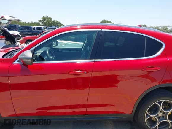 ✅ 2018 Alfa Romeo Stelvio • VIN: ZASFAKAN8J7B64173 • Лот: 42355202. Опубликован ранее на IAAI с пробегом 111 698 миль. Бесплатный доступ к архиву аукционных продаж из США и подробный отчёт об истории автомобиля на DreamBid. Изображение 14.