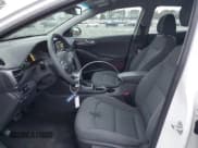 ✅ 2020 Hyundai Ioniq Blue • VIN: KMHC65LC0LU240124 • Lot: 84429954. Wystawiony na Copart z przebiegiem 72 178 mil. Bezpłatny archiwum sprzedaży aukcyjnych z USA i szczegółowy raport historii pojazdu na DreamBid. Zdjęcie 7.