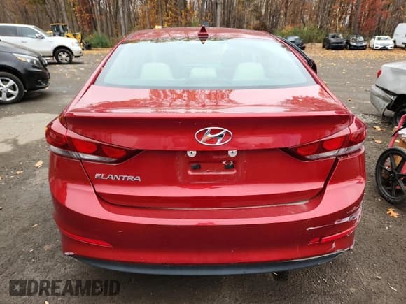 ✅ 2017 Hyundai Elantra SE • VIN: KMHD84LFXHU327507 • Lot: 90425115. Listed on Copart with 80,666 mi. Free auction sales archive from the USA and detailed vehicle history report at DreamBid. Image 6.
