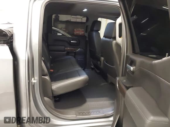 ✅ 2021 Chevrolet Silverado 1500 LT Trail Boss • VIN: 1GCPYFEL2MZ261063 • Лот: 43743393. Опубликован ранее на IAAI с пробегом 76 396 миль. Бесплатный доступ к архиву аукционных продаж из США и подробный отчёт об истории автомобиля на DreamBid. Изображение 8.