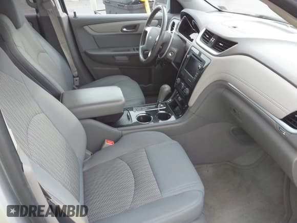 ✅ 2015 Chevrolet Traverse LT • VIN: 1GNKRGKD2FJ373770 • Lot: 43541956. Wystawiony na IAAI z przebiegiem 162 949 mil. Bezpłatny archiwum sprzedaży aukcyjnych z USA i szczegółowy raport historii pojazdu na DreamBid. Zdjęcie 5.