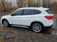 ✅ 2017 BMW X1 xDrive28i • VIN: WBXHT3C32H5F80938 • Lot: 91230235. Wystawiony na Copart z przebiegiem 135 910 mil. Bezpłatny archiwum sprzedaży aukcyjnych z USA i szczegółowy raport historii pojazdu na DreamBid. Zdjęcie 2.