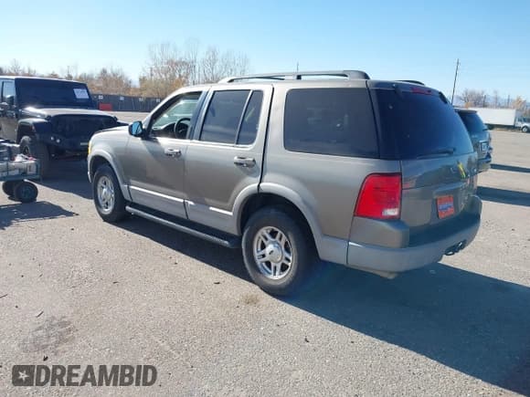 ✅ 2002 Ford Explorer XLT • VIN: 1FMZU73E32ZB38721 • Lot: 43713035. Wystawiony na IAAI z przebiegiem 258 974 mil. Bezpłatny archiwum sprzedaży aukcyjnych z USA i szczegółowy raport historii pojazdu na DreamBid. Zdjęcie 3.