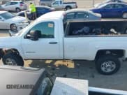 ✅ 2015 Chevrolet Silverado 2500HD Work Truck • VIN: 1GC0CUEG4FZ105505 • Лот: 43070720. Опубликован ранее на IAAI с пробегом Не указан. Бесплатный доступ к архиву аукционных продаж из США и подробный отчёт об истории автомобиля на DreamBid. Изображение 14.