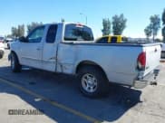 ✅ 1998 Ford F-150 • VIN: 1FTZX17W9WNA63452 • Lot: 43474139. Wystawiony na IAAI z przebiegiem 186 589 mil. Bezpłatny archiwum sprzedaży aukcyjnych z USA i szczegółowy raport historii pojazdu na DreamBid. Zdjęcie 3.