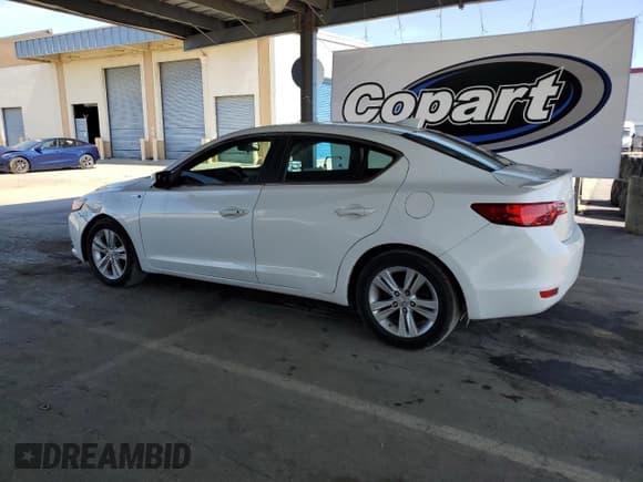 ✅ 2013 Acura ILX Hybrid • VIN: 19VDE3F32DE302546 • Лот: 55160685. Опубликован ранее на Copart с пробегом 257 858 миль. Бесплатный доступ к архиву аукционных продаж из США и подробный отчёт об истории автомобиля на DreamBid. Изображение 2.