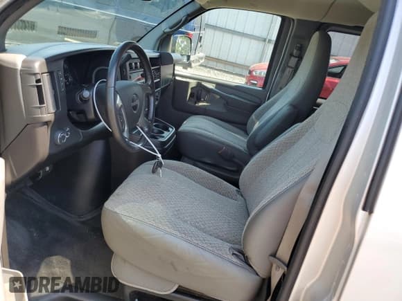 ✅ 2012 GMC Savana 1LT • VIN: 1GKS8CF48C1160952 • Lot: 69704564. Listed on Copart with 89,133 mi. Free auction sales archive from the USA and detailed vehicle history report at DreamBid. Image 7.