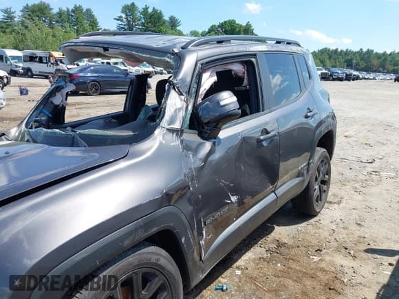 ✅ 2018 Jeep Renegade Latitude • VIN: ZACCJBBB6JPG73732 • Lot: 42549052. Wystawiony na IAAI z przebiegiem 65 388 mil. Bezpłatny archiwum sprzedaży aukcyjnych z USA i szczegółowy raport historii pojazdu na DreamBid. Zdjęcie 6.