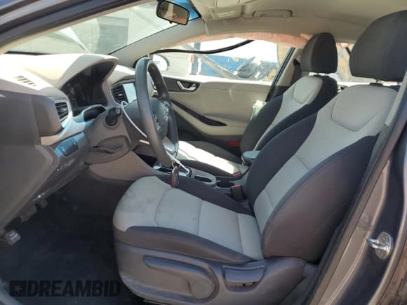 ✅ 2018 Hyundai Ioniq Blue • VIN: KMHC65LCXJU065474 • Lot: 71411294. Wystawiony na Copart z przebiegiem 62 366 mil. Bezpłatny archiwum sprzedaży aukcyjnych z USA i szczegółowy raport historii pojazdu na DreamBid. Zdjęcie 7.