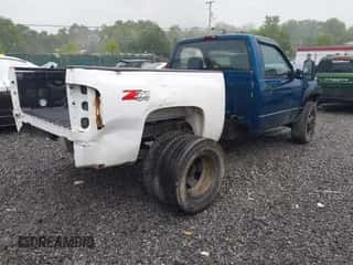 2000 Chevrolet Silverado 3500 z VIN 1GCHK34R4YR197737, wystawiony jako IAAI lot #42268299 z przebiegiem 165 485 mil mil oraz . Historia ofert i sprzedaży dostępna na DreamBid. Obrazek 4.