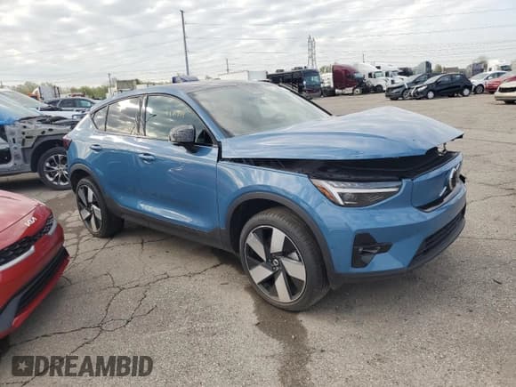 ✅ 2023 Volvo C40 Ultimate • VIN: YV4ED3GM3P2062413 • Lot: 48717804. Wystawiony na Copart z przebiegiem 11 638 mil. Bezpłatny archiwum sprzedaży aukcyjnych z USA i szczegółowy raport historii pojazdu na DreamBid. Zdjęcie 4.