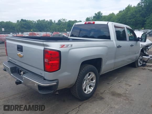 ✅ 2014 Chevrolet Silverado 1500 LT • VIN: 1GCUKRECXEF193796 • Lot: 42843065. Wystawiony na IAAI z przebiegiem 125 130 mil. Bezpłatny archiwum sprzedaży aukcyjnych z USA i szczegółowy raport historii pojazdu na DreamBid. Zdjęcie 4.