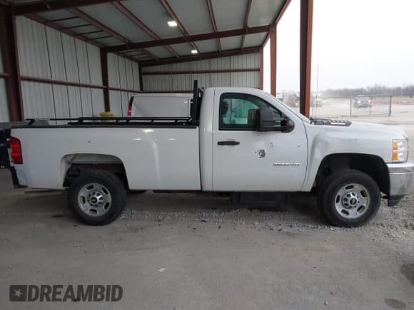 ✅ 2014 Chevrolet Silverado 2500HD • VIN: 1GC0CVC87EF132134 • Lot: 41439763. Wystawiony na IAAI z przebiegiem 214 115 mil. Bezpłatny archiwum sprzedaży aukcyjnych z USA i szczegółowy raport historii pojazdu na DreamBid. Zdjęcie 13.