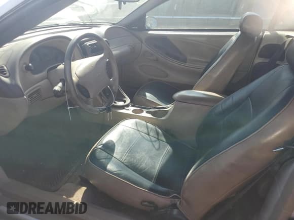 ✅ 2002 Ford Mustang Deluxe • VIN: 1FAFP44402F206080 • Лот: 69954824. Опубликован ранее на Copart с пробегом Не указан. Бесплатный доступ к архиву аукционных продаж из США и подробный отчёт об истории автомобиля на DreamBid. Изображение 7.