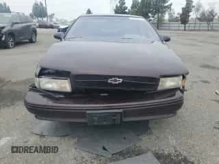 1996 Chevrolet Caprice 1SA Special Value z VIN 1G1BL52P0TR187692, wystawiony jako Copart lot #60125235 z przebiegiem 208 685 mil mil oraz Szkoda całkowita • Salvage title. Historia ofert i sprzedaży dostępna na DreamBid. Obrazek 5.