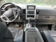 ✅ 2013 Nissan Titan SV • VIN: 1N6AA0EC9DN307788 • Lot: 67943245. Wystawiony na Copart z przebiegiem 362 372 mil. Bezpłatny archiwum sprzedaży aukcyjnych z USA i szczegółowy raport historii pojazdu na DreamBid. Zdjęcie 8.