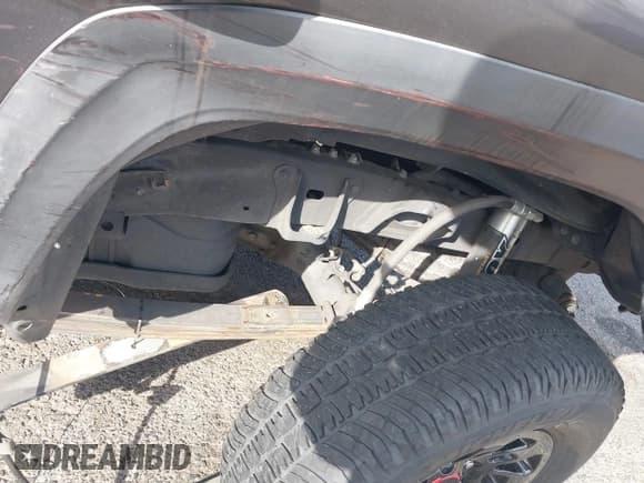 ✅ 2017 Toyota Tacoma TRD Pro • VIN: 5TFCZ5AN6HX071281 • Lot: 43720789. Listed on IAAI with 202,716 mi. Free auction sales archive from the USA and detailed vehicle history report at DreamBid. Image 17.