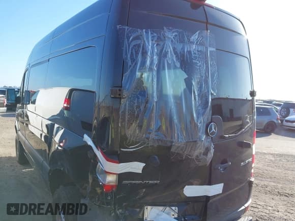 ✅ 2016 Mercedes-Benz Sprinter • VIN: WDZFE7CD2GP216260 • Лот: 41844807. Опубликован ранее на IAAI с пробегом 111 515 миль. Бесплатный доступ к архиву аукционных продаж из США и подробный отчёт об истории автомобиля на DreamBid. Изображение 3.