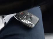 ✅ 2019 Jaguar F-Pace 25t Prestige • VIN: SADCK2GX3KA394178 • Lot: 43331006. Wystawiony na IAAI z przebiegiem 86 183 mil. Bezpłatny archiwum sprzedaży aukcyjnych z USA i szczegółowy raport historii pojazdu na DreamBid. Zdjęcie 11.