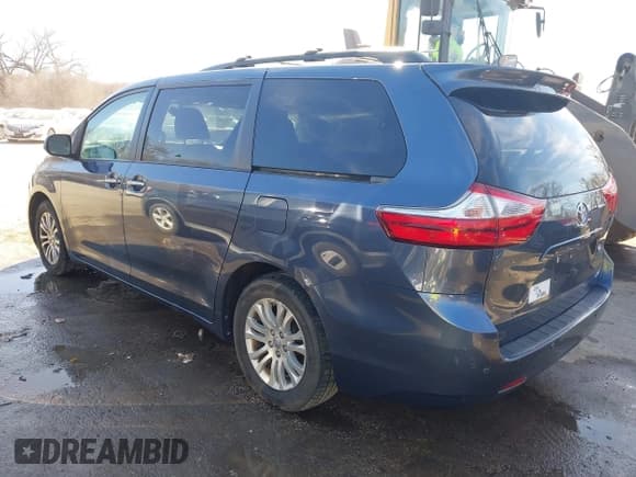 ✅ 2017 Toyota Sienna XLE Auto Access Seat • VIN: 5TDYZ3DCXHS814910 • Lot: 41700845. Listed on IAAI with 110,701 mi. Free auction sales archive from the USA and detailed vehicle history report at DreamBid. Image 3.