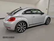 ✅ 2012 Volkswagen Beetle Turbo • VIN: 3VWVA7ATXCM653776 • Лот: 91445165. Опубликован ранее на Copart с пробегом 117 273 миль. Бесплатный доступ к архиву аукционных продаж из США и подробный отчёт об истории автомобиля на DreamBid. Изображение 3.