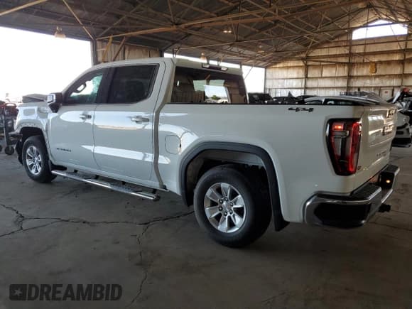 ✅ 2022 GMC Sierra 1500 SLE • VIN: 3GTUUBED5NG625090 • Лот: 65329505. Опубликован ранее на Copart с пробегом 10 757 миль. Бесплатный доступ к архиву аукционных продаж из США и подробный отчёт об истории автомобиля на DreamBid. Изображение 2.
