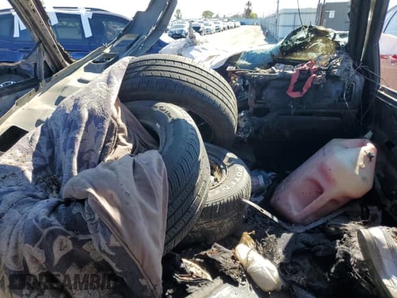 ✅ 2004 Chevrolet Suburban Z71 • VIN: 3GNFK16Z74G157145 • Лот: 67691234. Опубликован ранее на Copart с пробегом Не указан. Бесплатный доступ к архиву аукционных продаж из США и подробный отчёт об истории автомобиля на DreamBid. Изображение 8.