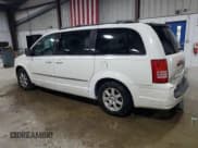 ✅ 2010 Chrysler Town & Country Touring Plus • VIN: 2A4RR8D15AR415282 • Lot: 89908155. Wystawiony na Copart z przebiegiem 176 738 mil. Bezpłatny archiwum sprzedaży aukcyjnych z USA i szczegółowy raport historii pojazdu na DreamBid. Zdjęcie 2.