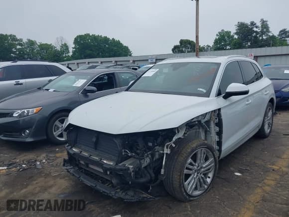 ✅ 2020 Audi Q5 Premium Plus • VIN: WA1BNAFY0L2024962 • Lot: 42220840. Wystawiony na IAAI z przebiegiem 69 000 mil. Bezpłatny archiwum sprzedaży aukcyjnych z USA i szczegółowy raport historii pojazdu na DreamBid. Zdjęcie 18.