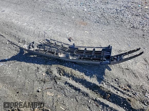 ✅ 2019 Chevrolet Silverado 1500 RST • VIN: 1GCRYEED0KZ348551 • Лот: 94099305. Опубликован ранее на Copart с пробегом 34 256 миль. Бесплатный доступ к архиву аукционных продаж из США и подробный отчёт об истории автомобиля на DreamBid. Изображение 12.