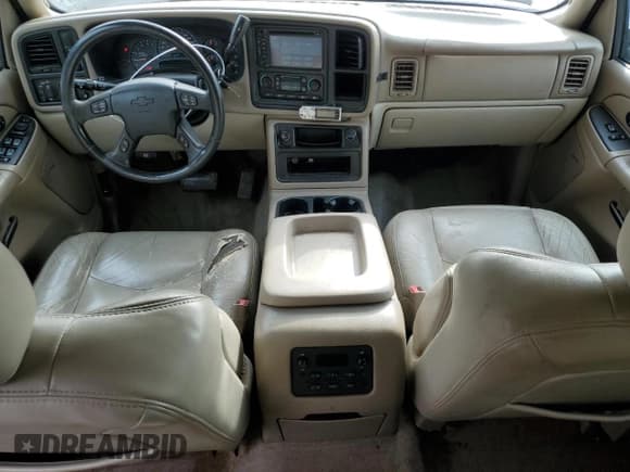 ✅ 2005 Chevrolet Suburban Z71 • VIN: 3GNFK16Z95G145435 • Lot: 83986034. Listed on Copart with 186,709 mi. Free auction sales archive from the USA and detailed vehicle history report at DreamBid. Image 8.