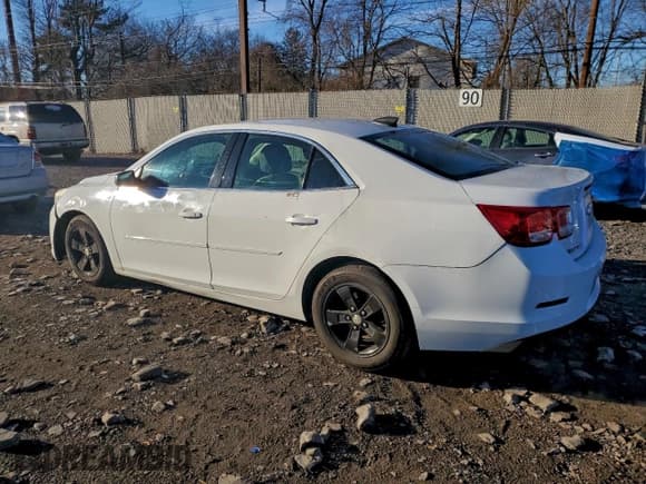 ✅ 2015 Chevrolet Malibu LS • VIN: 1G11A5SL2FF307349 • Лот: 96678725. Опубликован ранее на Copart с пробегом 170 372 миль. Бесплатный доступ к архиву аукционных продаж из США и подробный отчёт об истории автомобиля на DreamBid. Изображение 2.