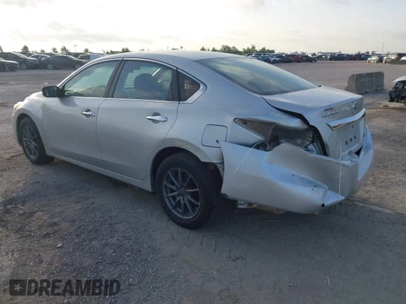 ✅ 2014 Nissan Altima S • VIN: 1N4AL3AP1EC272318 • Lot: 42728546. Wystawiony na IAAI z przebiegiem 120 086 mil. Bezpłatny archiwum sprzedaży aukcyjnych z USA i szczegółowy raport historii pojazdu na DreamBid. Zdjęcie 3.