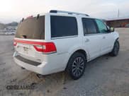 ✅ 2016 Lincoln Navigator Select • VIN: 5LMJJ2HT5GEL10145 • Lot: 43222475. Wystawiony na IAAI z przebiegiem 142 215 mil. Bezpłatny archiwum sprzedaży aukcyjnych z USA i szczegółowy raport historii pojazdu na DreamBid. Zdjęcie 4.