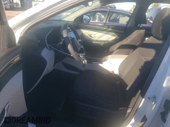 ✅ 2022 Hyundai Tucson SEL • VIN: 5NMJB3AE3NH154347 • Lot: 72556013. Wystawiony na Copart z przebiegiem 11 249 mil. Bezpłatny archiwum sprzedaży aukcyjnych z USA i szczegółowy raport historii pojazdu na DreamBid. Zdjęcie 7.