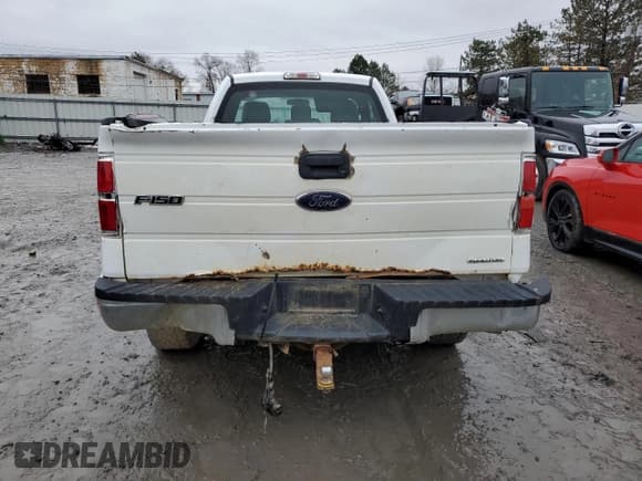 ✅ 2014 Ford F-150 XL • VIN: 1FTNF1EF5EKF17541 • Lot: 83763984. Wystawiony na Copart z przebiegiem 256 526 mil. Bezpłatny archiwum sprzedaży aukcyjnych z USA i szczegółowy raport historii pojazdu na DreamBid. Zdjęcie 6.