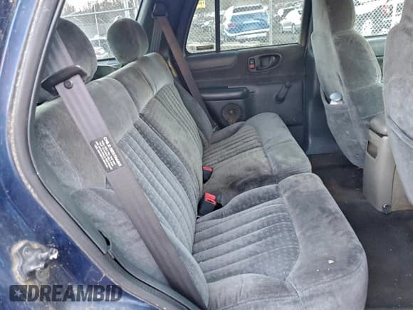 ✅ 2001 Chevrolet Blazer LT • VIN: 1GNDT13W81K228985 • Lot: 96769085. Listed on Copart with 212,572 mi. Free auction sales archive from the USA and detailed vehicle history report at DreamBid. Image 11.