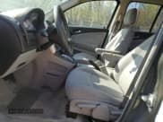 ✅ 2006 Saturn VUE • VIN: 5GZCZ33D16S845633 • Lot: 53622745. Wystawiony na Copart z przebiegiem Nie podano. Bezpłatny archiwum sprzedaży aukcyjnych z USA i szczegółowy raport historii pojazdu na DreamBid. Zdjęcie 7.