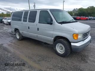 ✅ 2007 Ford Econoline Passenger XL • VIN: 1FMNE11L37DA19534 • Lot: 43335975. Wystawiony na IAAI z przebiegiem 277 751 mil. Bezpłatny archiwum sprzedaży aukcyjnych z USA i szczegółowy raport historii pojazdu na DreamBid. Zdjęcie 1.