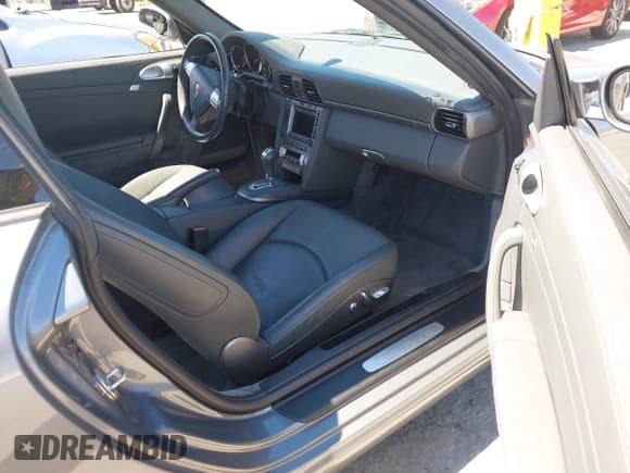 ✅ 2005 Porsche 911 Carrera 997 • VIN: WP0AA29985S716414 • Лот: 43106018. Опубликован ранее на IAAI с пробегом 117 101 миль. Бесплатный доступ к архиву аукционных продаж из США и подробный отчёт об истории автомобиля на DreamBid. Изображение 5.