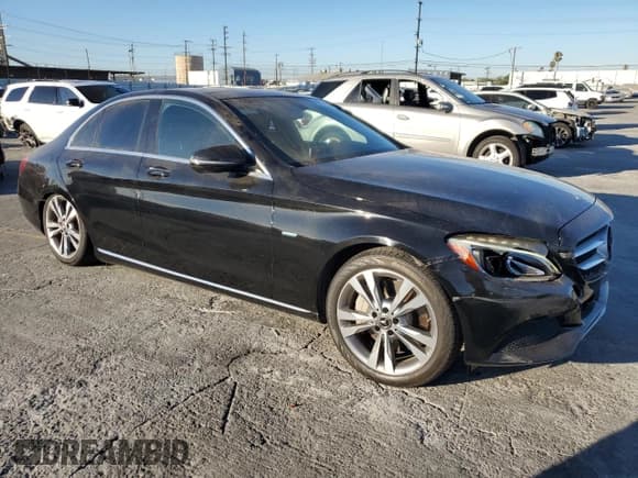 ✅ 2018 Mercedes-Benz C 350e • VIN: 55SWF4HB2JU239606 • Lot: 69296875. Listed on Copart with 136,274 mi. Free auction sales archive from the USA and detailed vehicle history report at DreamBid. Image 4.
